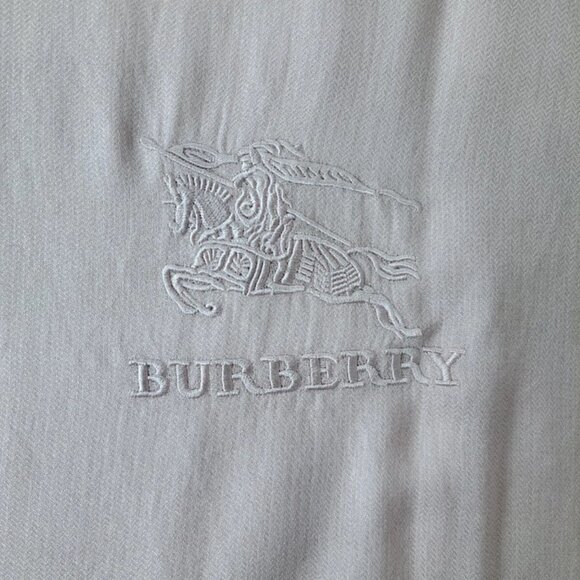 BURBERRY Solid Monogram Logo Multifunctional Nova Pashmina Fringe Pink SHAWL - Picture 5 of 8